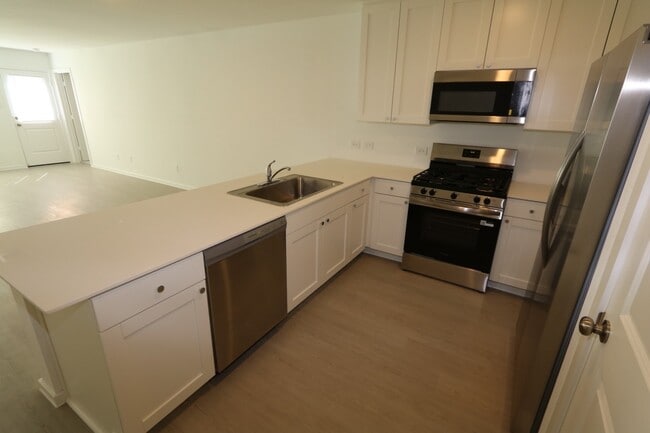 Building Photo - 6245 Alder Crk Dr