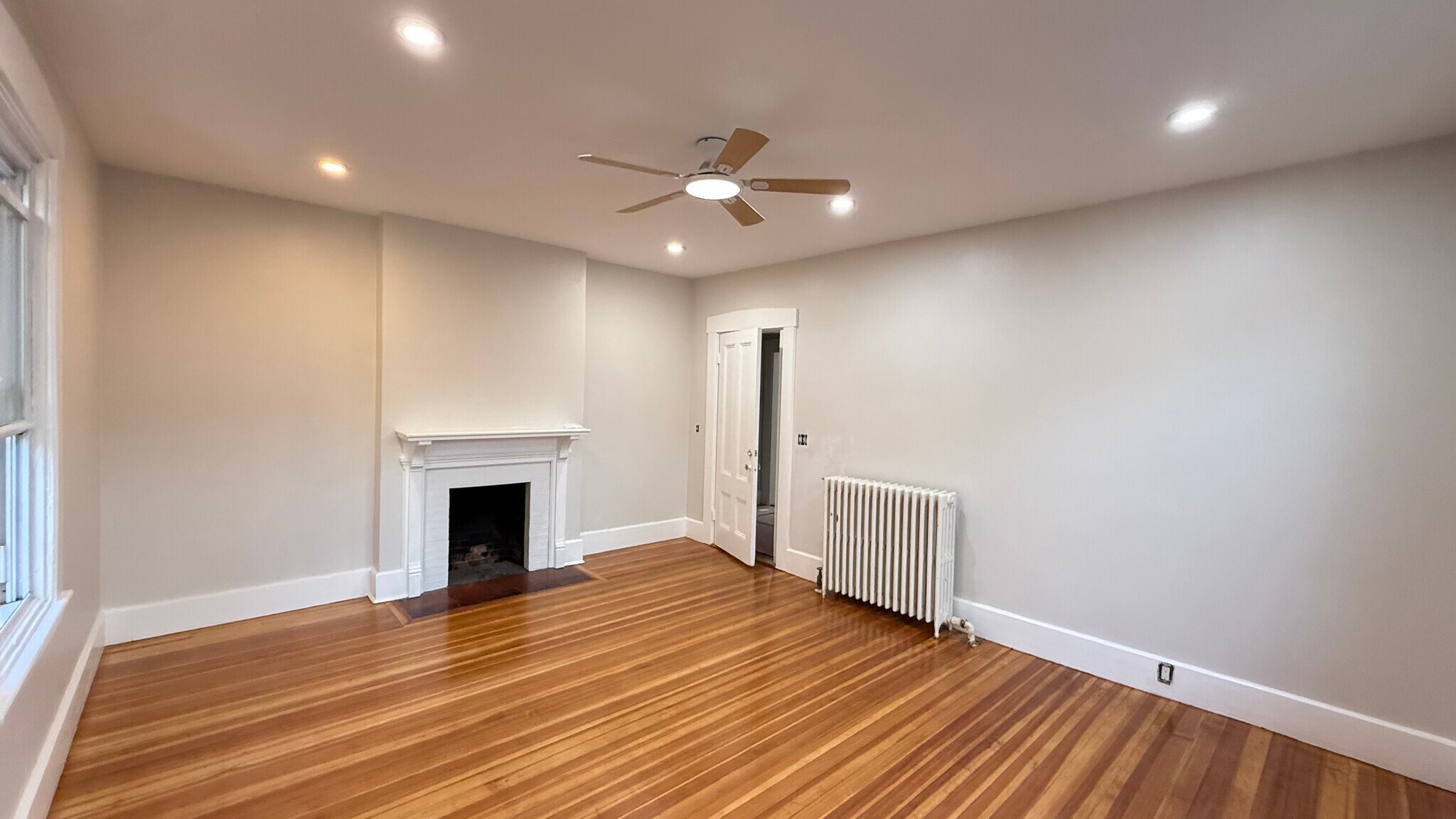 Building Photo - 36 Mayfield St