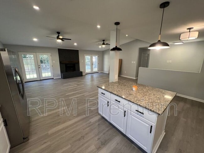 Building Photo - 8803 Orleans Dr