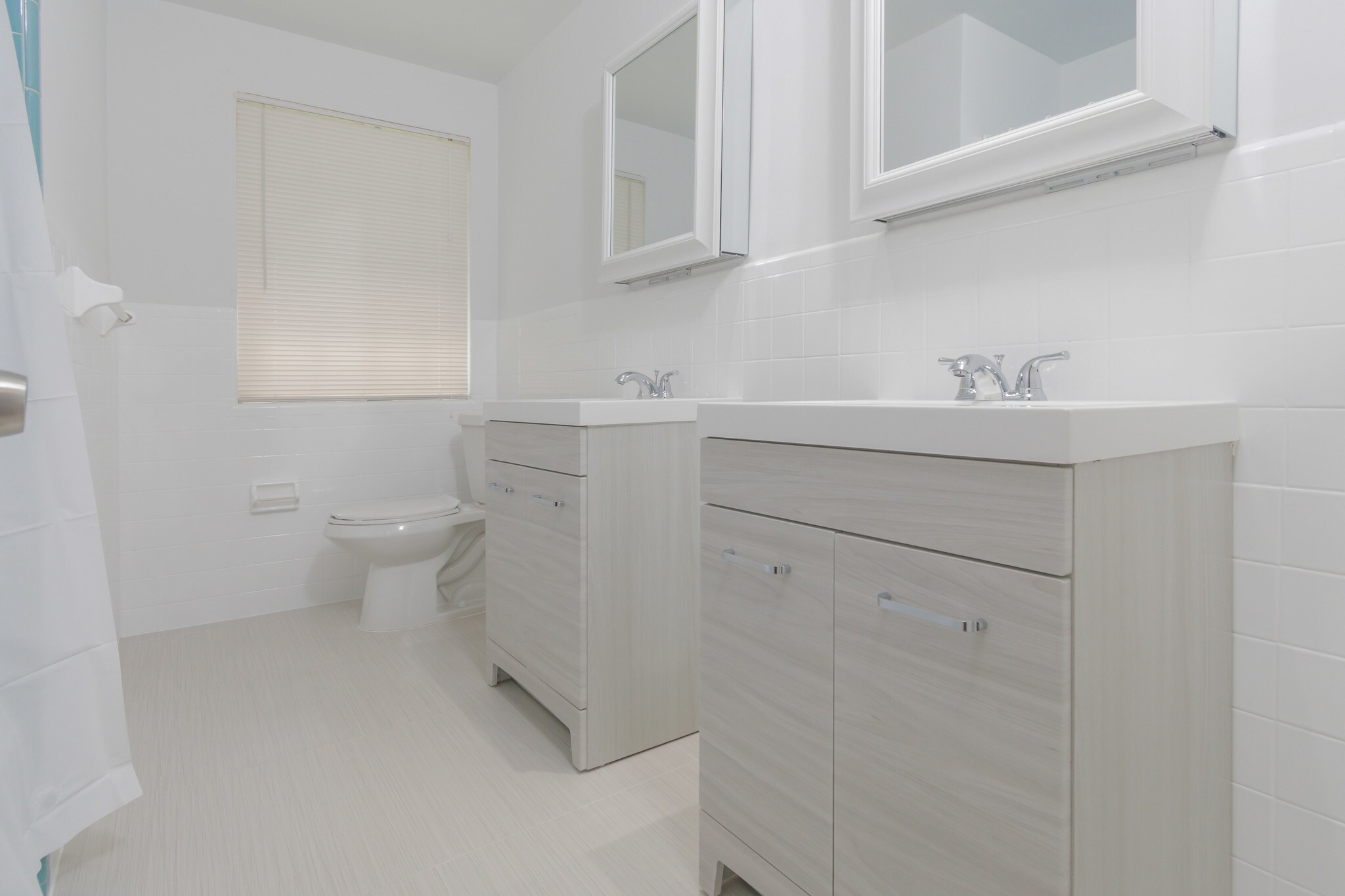 His & Hers Bathroom - 3912 Ponce de Leon Blvd