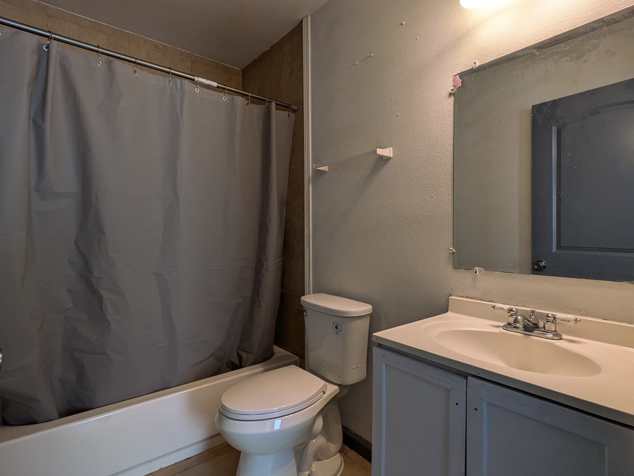 Primary Bedroom ensuite full bath - 807 21st St
