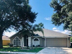 Building Photo - Wonderful 3/2 home in ORLANDO - GOLF COURS...