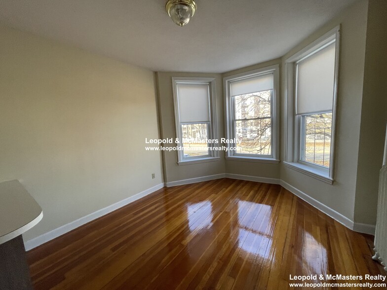 Building Photo - 1337 Commonwealth Ave