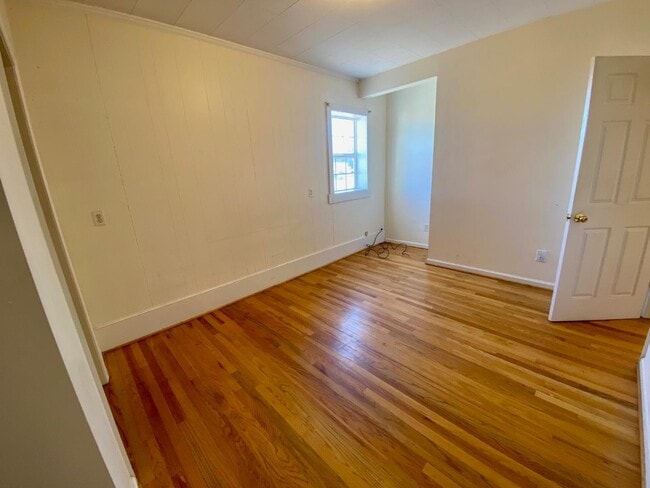 Building Photo - 6260 Renan Rd