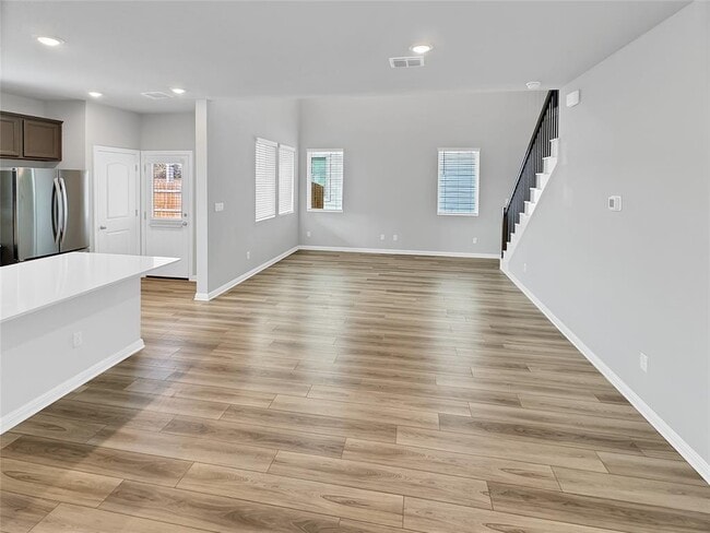 Building Photo - 2437 Roosevelt Rd