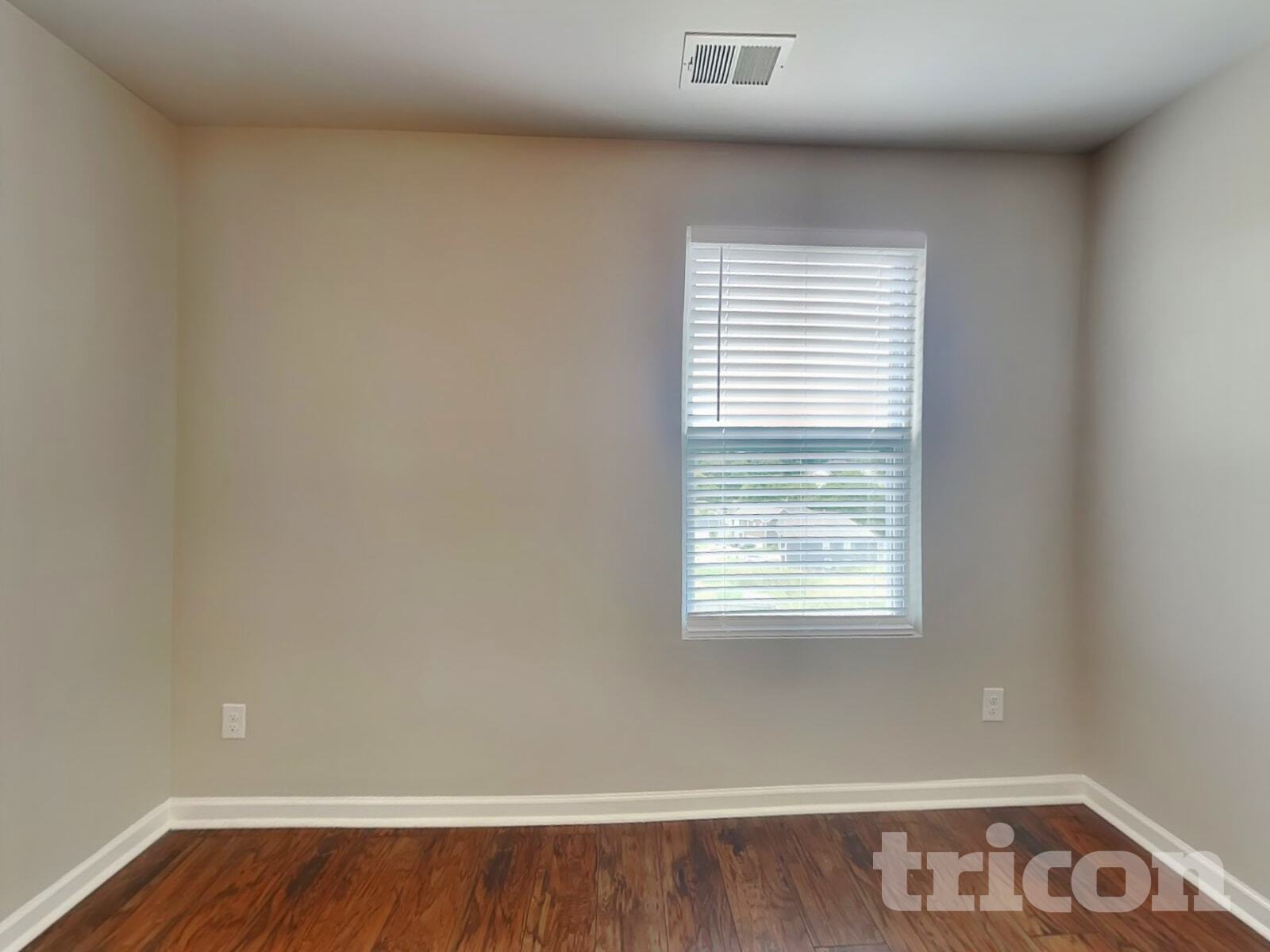 Building Photo - 832 Foxdale Dr