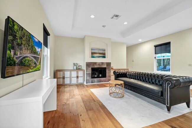 Building Photo - 11855 Camden Park Dr