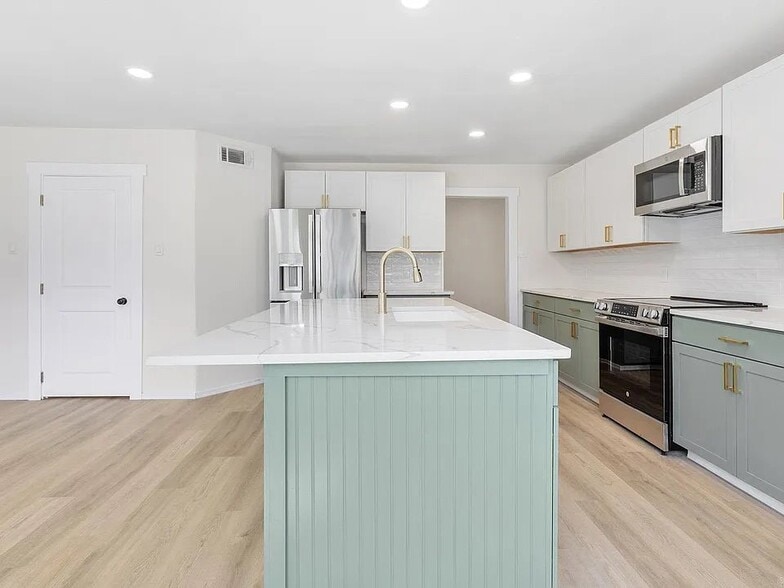 Building Photo - 83 Dunn Hill Cir