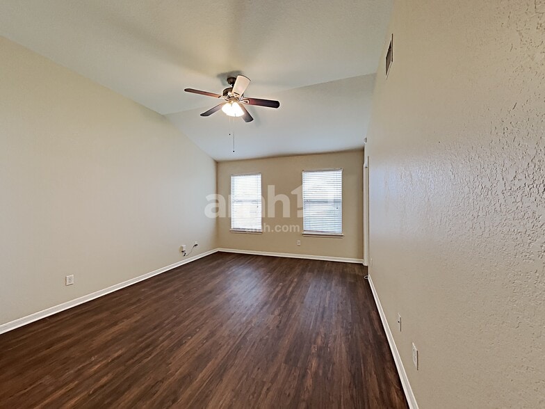 Building Photo - 10615 Bayhill Den