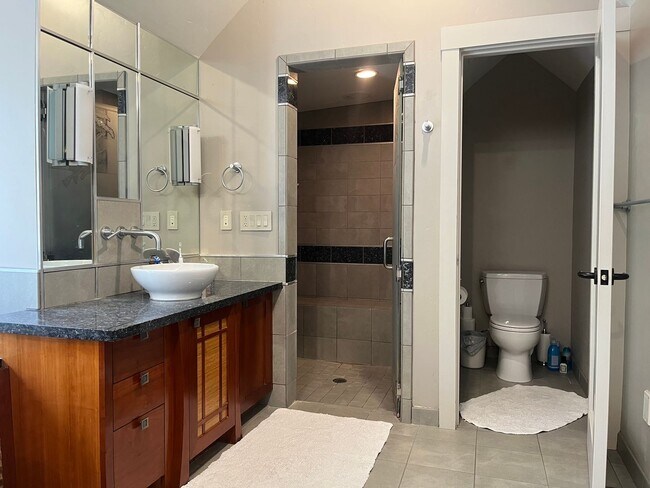 Building Photo - Luxury Furnished Monte Sereno Estate | Short-Term Executive Lease | Resort-Style Living