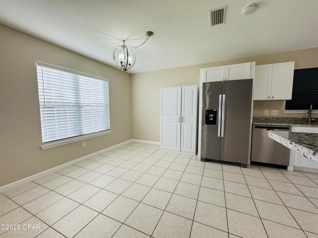 Building Photo - 6528 Omoko St