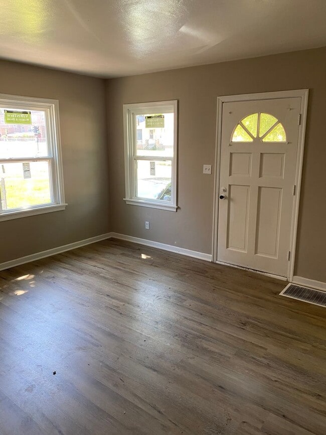 Building Photo - Cozy 3 bedroom 2 bathroom Home in Harvard ...