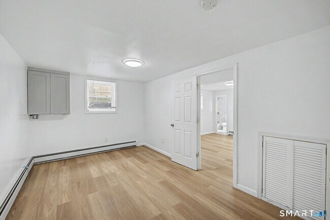 Building Photo - 22 Treat Ave