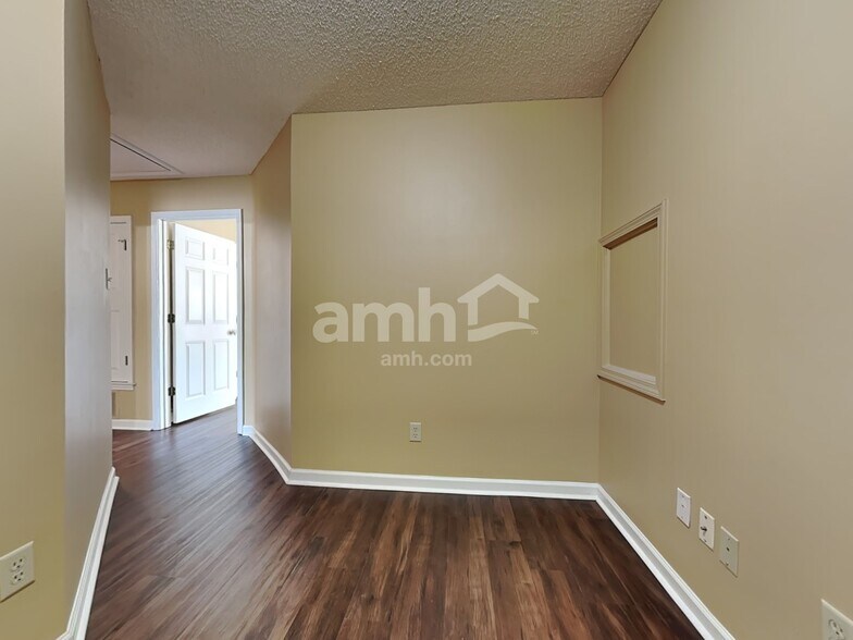 Building Photo - 8739 Overcup Oaks Dr
