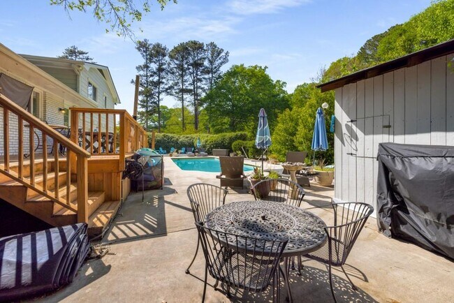 Building Photo - 4014 Foxglove Rd