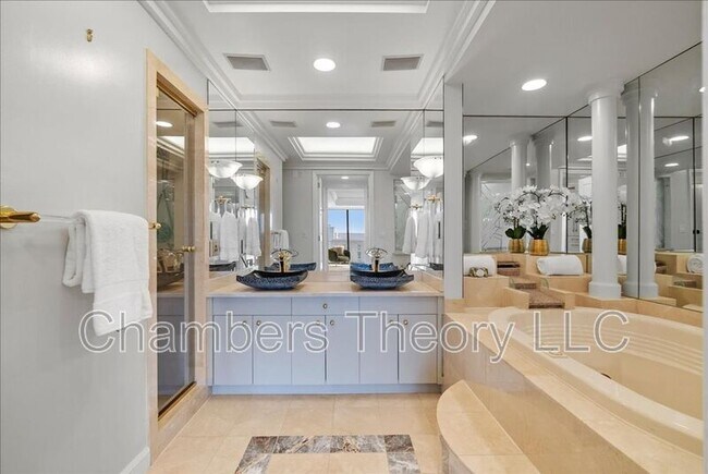 Building Photo - 1530 Key Blvd