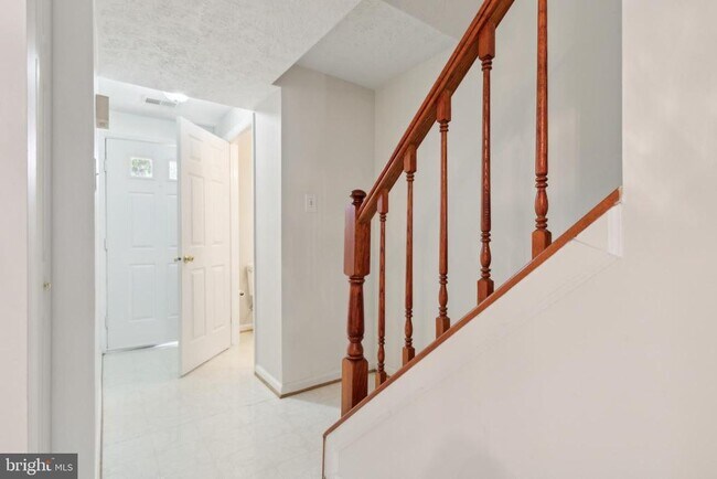 Building Photo - 8483 Aurora Ct