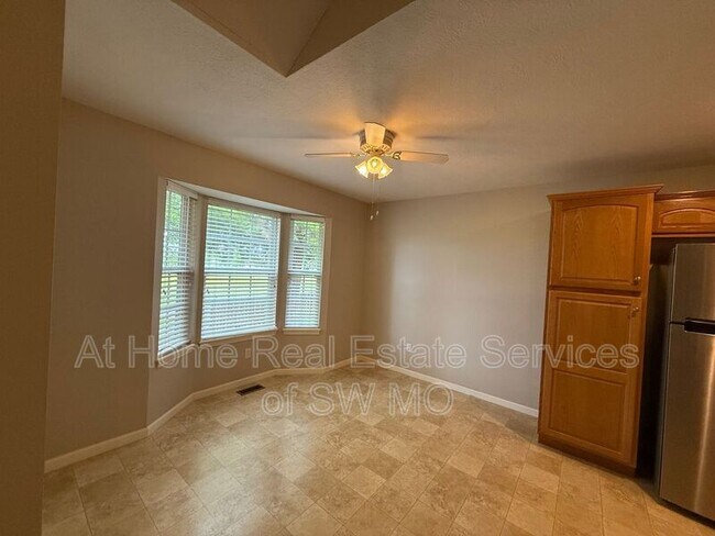 Building Photo - 4023 S Warmwater Ave