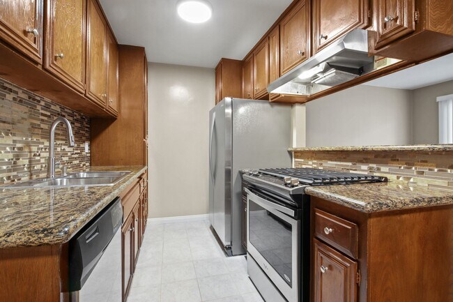Interior Photo - 1234 Wellesley Ave in West LA - steps to W...