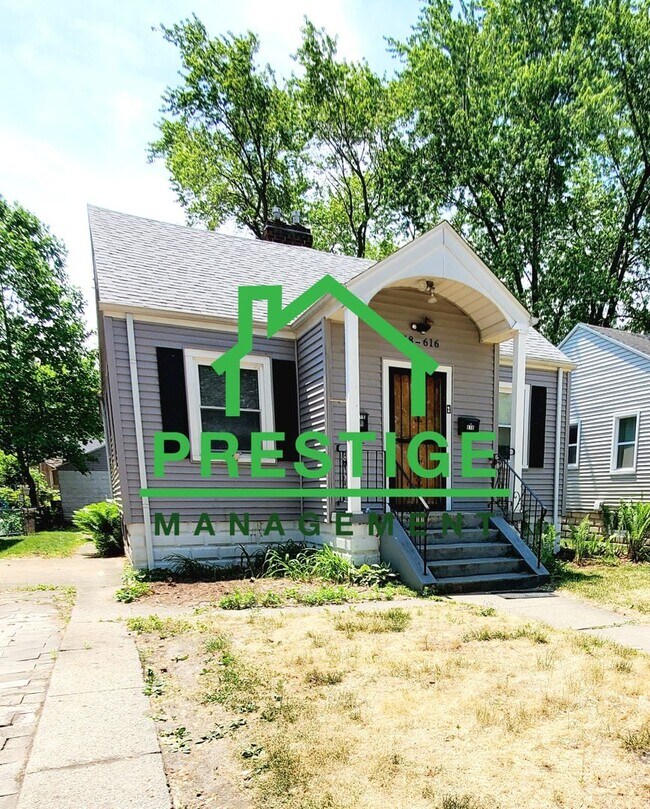 Primary Photo - 618 E Locust St
