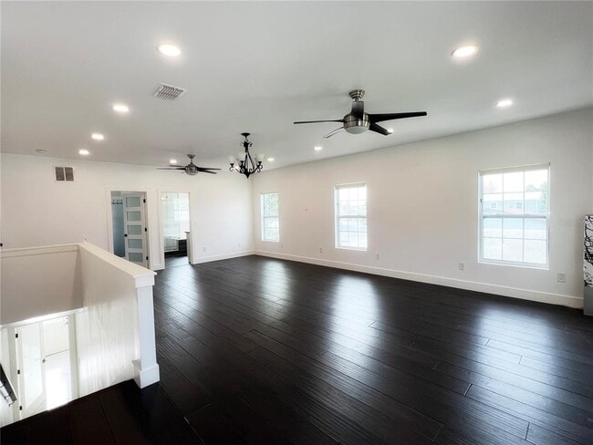Building Photo - 974 Pinelli St