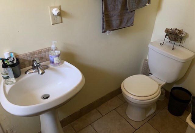 Bathroom - 2115 Marengo Ave