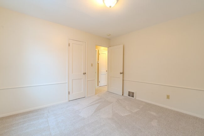 Building Photo - 6825 Xerxes Ave S