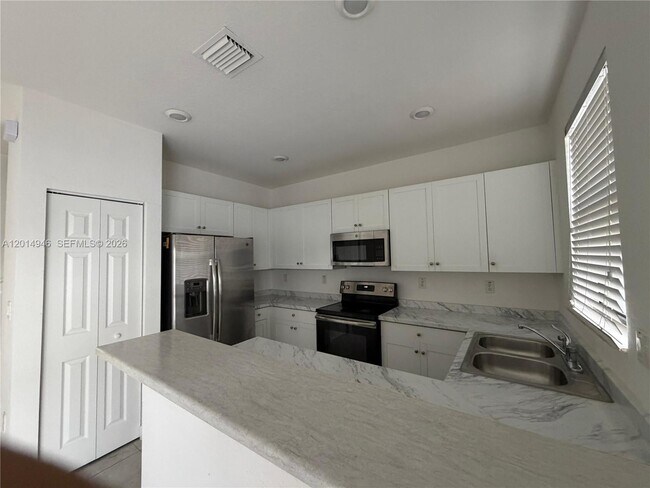 Building Photo - 10606 W 33rd Way