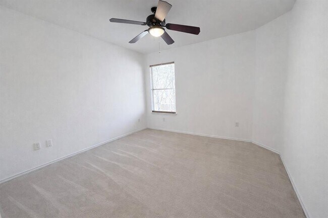 Building Photo - 9313 Sanford Dr