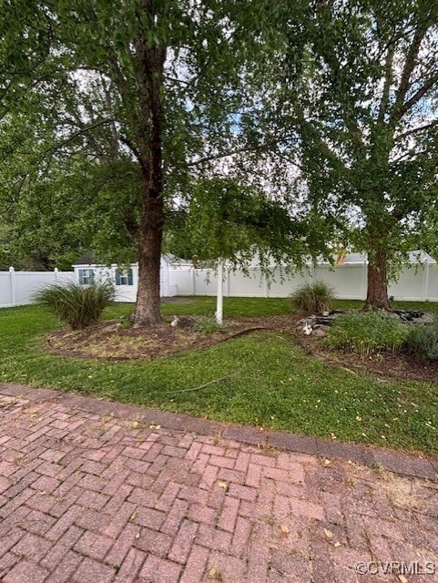Building Photo - 8120 Castle Grove Dr