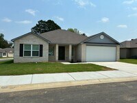 Building Photo - 1406 Manor Ct