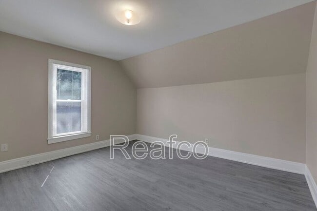 Building Photo - 174 N Princeton Ave