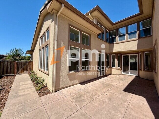 Building Photo - 869 Emerald Hills Cir