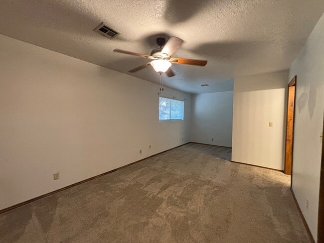 Building Photo - 34 E 350 N