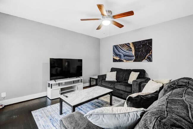 Primary Photo - 2216 Hazard St