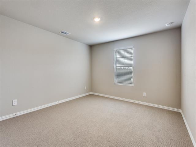 Building Photo - 600 Midnight Oak Dr