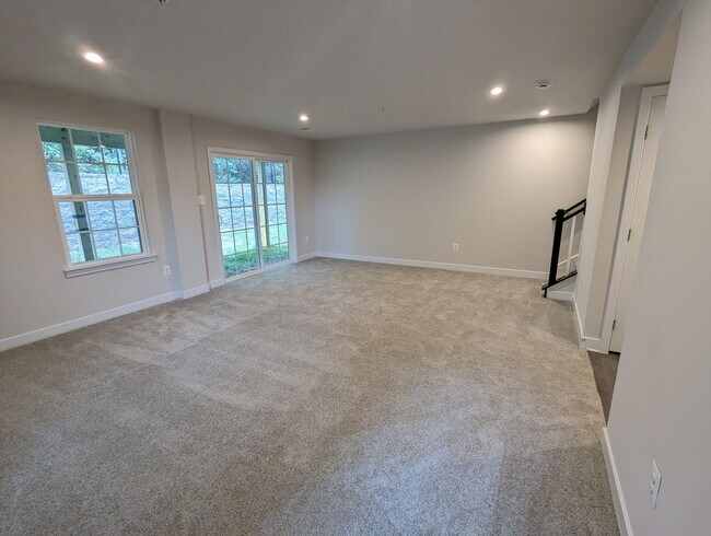 Building Photo - Gorgeous New Construction (never lived in)...