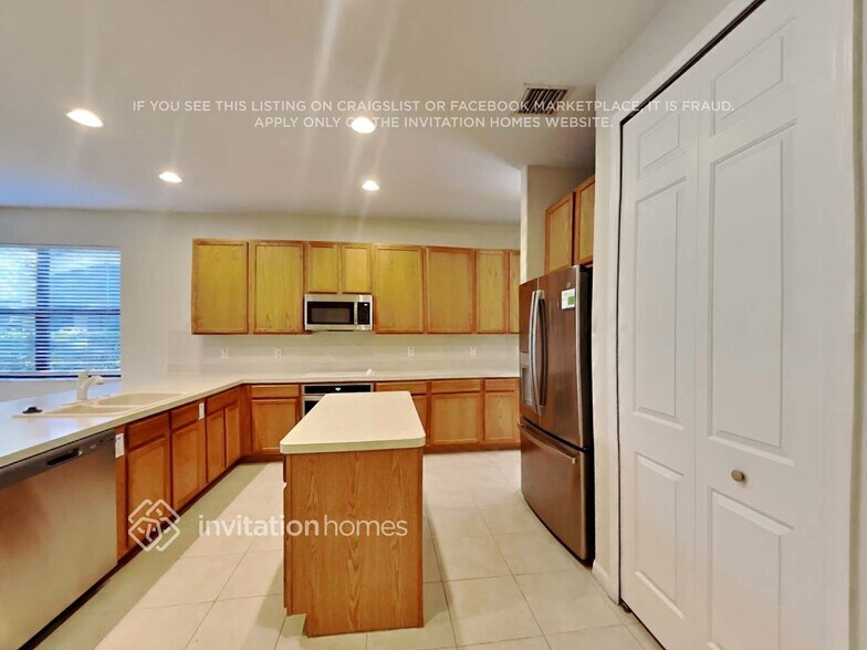Building Photo - 20354 Chestnut Grove Dr