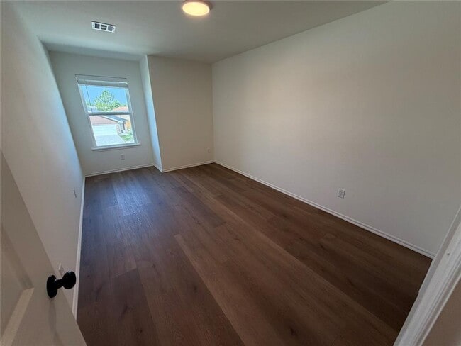 Building Photo - 303 Aaran Way