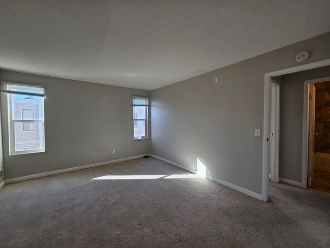 Building Photo - Virginia Vale Large 3 Story 3 Bedroom 2 1/...