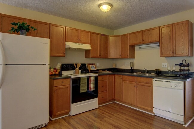 Building Photo - 1850 Cedar Shoals Dr