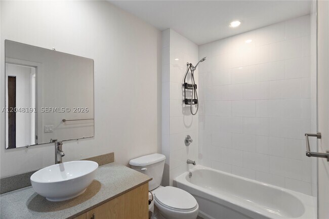 Building Photo - 2782 SW 33rd Ave