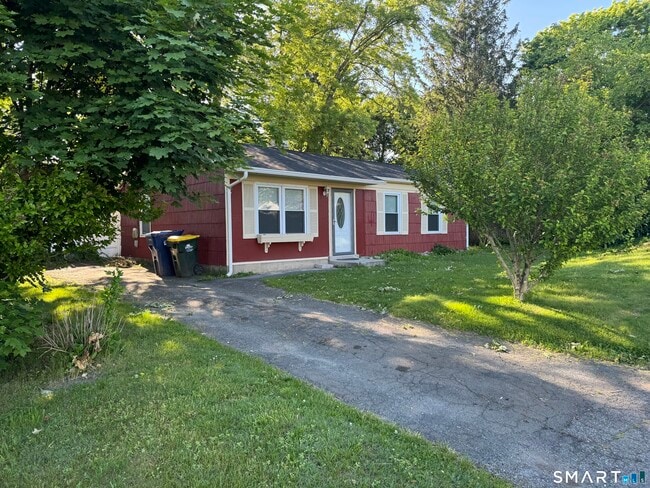 Building Photo - 5 Webster Dr