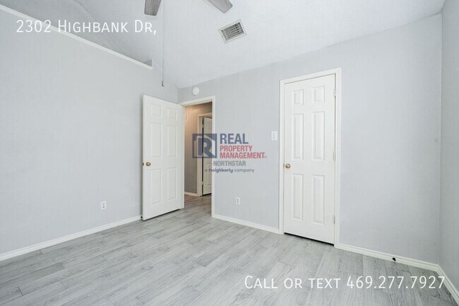 Building Photo - 2302 Highbank Dr