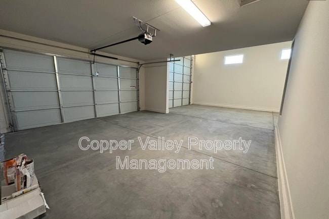 Building Photo - 20284 W Hazelwood St