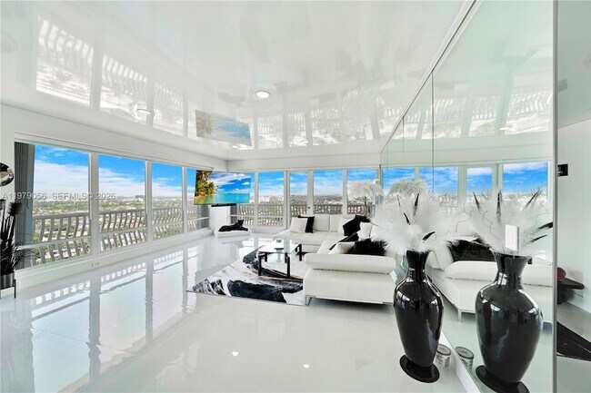 Building Photo - 4020 Galt Ocean Dr