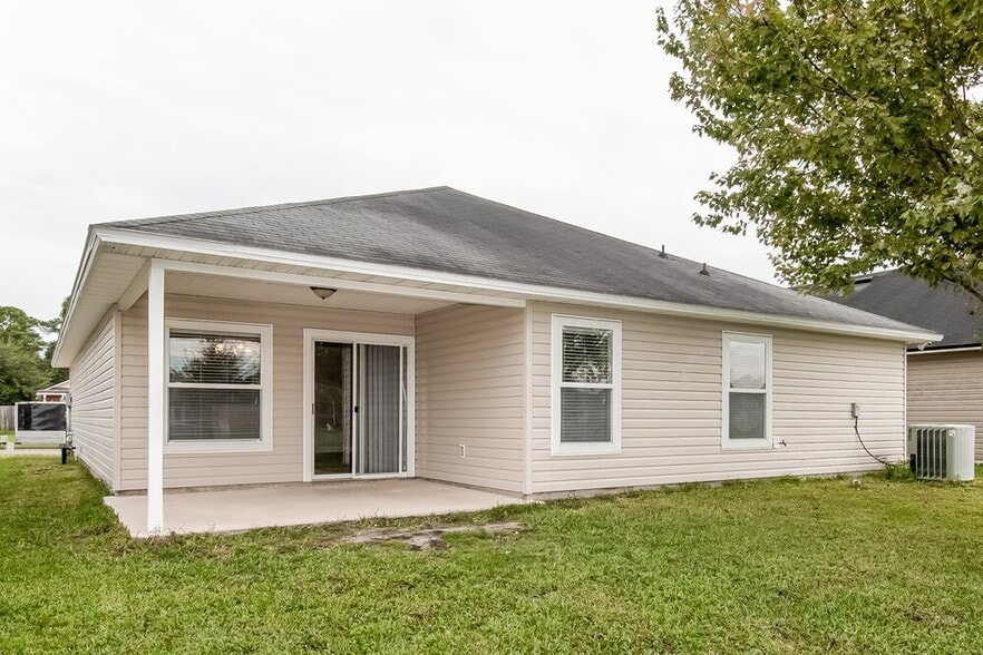 Building Photo - 12099 Hayden Lakes Cir
