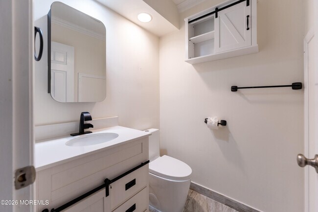 Building Photo - 314 Towne Dr