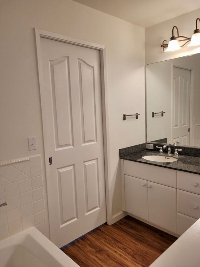Building Photo - For Rent | 4 Bedroom, 3 Bathroom house with 2 Car Garage