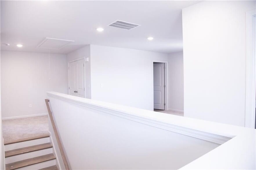 Building Photo - 19 Springwood Ln